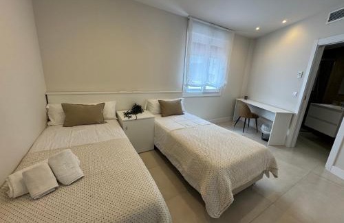 Centro Comercial Cama Y Desayuno | ZAHIRA Homes