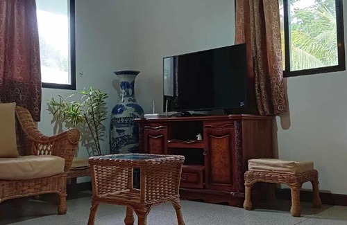 Pandan Casa | Zaldivar Riverside Inn