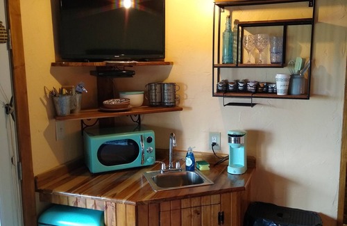 Ingram Apartamento | Zannabella BNB Scenic Sunrise Tiny Cabin includes gourmet breakfast
