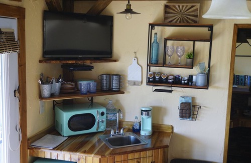 Ingram Apartamento | Zannabella BNB Scenic Sunrise Tiny Cabin includes gourmet breakfast