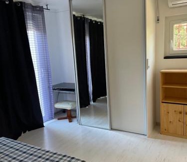 Suze-la-Rousse Apartamento | Zaza