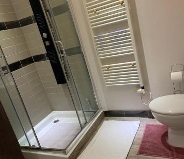 Suze-la-Rousse Apartamento | Zaza