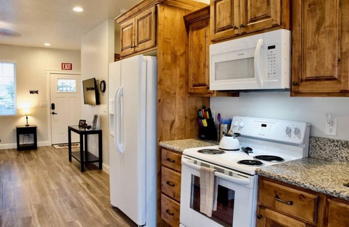 La Verkin Casa | ZC4 Dos camas king y dos baños en suite, ideal para dos parejas. Mascotas permitidas