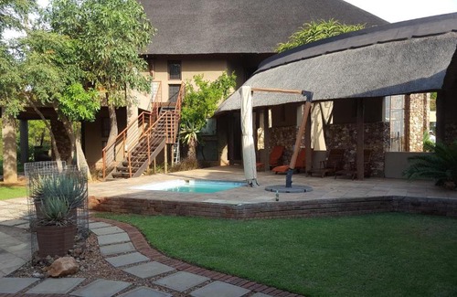 Leeupoort Chalet De Esquí | Zebula Golf Estate and Spa - Giraffe Plains 4 pax Moi Signature Luxury villa
