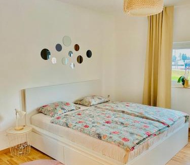 Micheldorf in Oberoesterreich Apartamento | Zentrale Wohnung mit Blick auf Burg Altpernstein