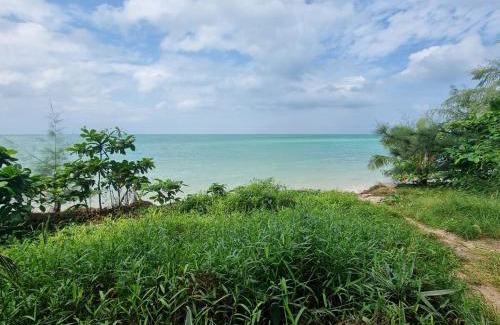Srithanu Casa | Zen Beach Oasis - Balinese Beachfront House with Stunning Sea View
