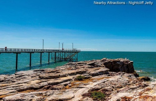 Brinkin Apartamento | Zen by the Coast: 2-BR Cozy Retreat Near Uni/Shops