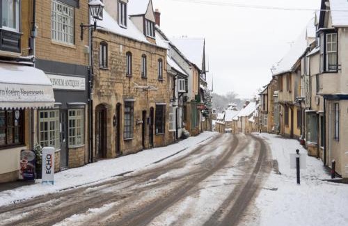 Winchcombe Cama Y Desayuno | Zen Cottage, Cheltenham