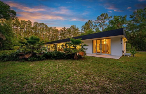 Floral City Casa | Zen Escape Pool Trails Outdoor Kitchen