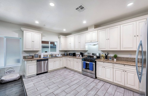 Eastside Casa | Zen Home, Arcade Game Room, TV Bedrooms, Spacious Home, 1 Mile to Downtown & UCR