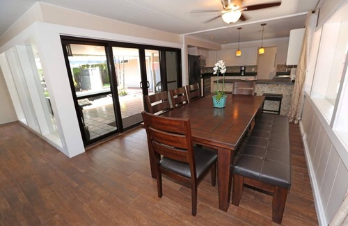 Kalama Tract Casa | Esta casa lo tiene todo - Ubicación, piscina, Reformado, a pasos de la playa de Kailua