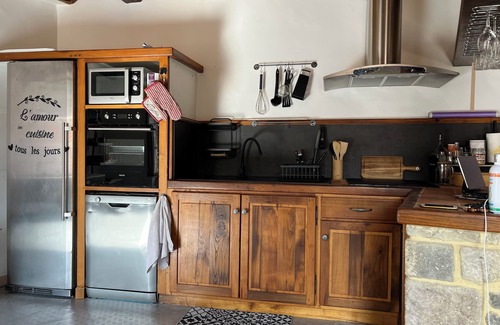 Largentiere Apartamento | Zen loft with hanging net (kids will love it!), in a medieval village.