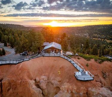 Duck Creek Village Casa | Zen Nest Eagle & Falcon Cabins