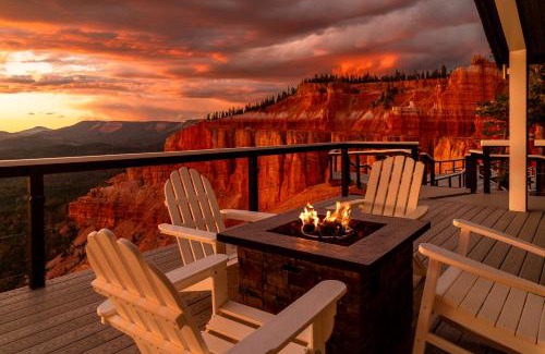 Duck Creek Village Casa | Zen Nest Eagle & Falcon Cabins