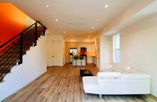 Canoga Park Casa | Zen Oasis-
