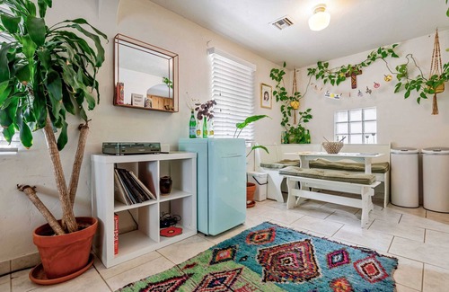Mountain 1st Avenue Casa | Zen Retreat | 7Min Drive to Centennial Hall