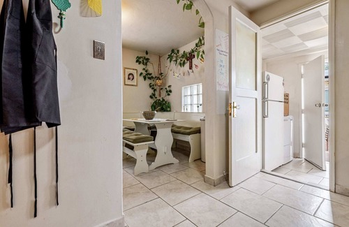 Mountain 1st Avenue Casa | Zen Retreat | 7Min Drive to Centennial Hall