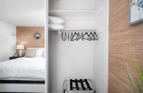 Monrovia Apartamento | Zen Retreat W/♛King Bd,♥ of DT, Near Hospitals