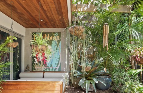 North Manly Casa | Zen Sanctuary Pet Friendly Executive Retreat in North Manly with Pool