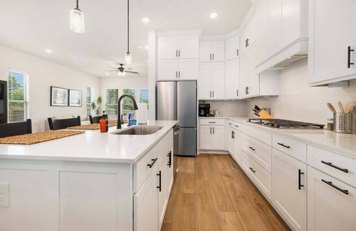 Rogers Casa | Zen Spot-4 mi to Promenade & Amp-Private Office
