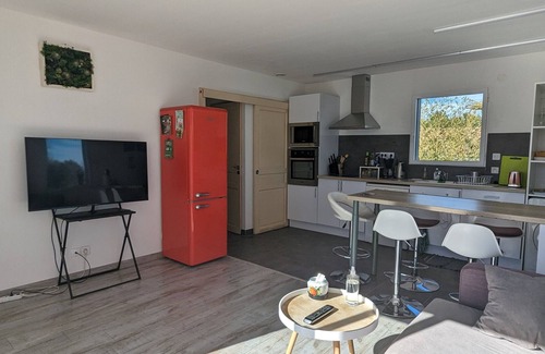 Saint-Gely-du-Fesc Apartamento | APARTAMENTO MODERNO 2 P + Acceso a la piscina, cerca de Montpellier, Mar, Ríos, Vides
