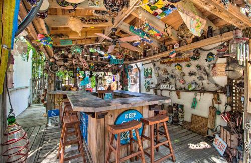 Delray Beach Apartamento | Zen Studio with Pool and Tropical Bar by Atlantic Ave