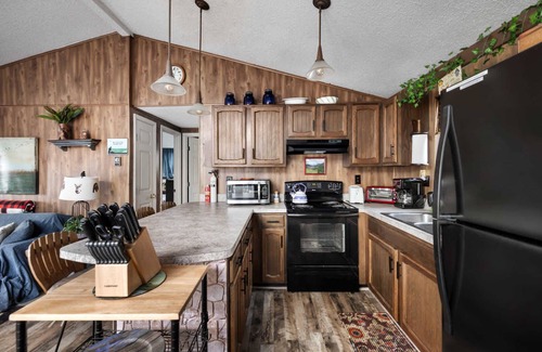 The Woods Chalet De Esquí | Zen Vibe w Fireplace, Grill, Deck & Screened Porch
