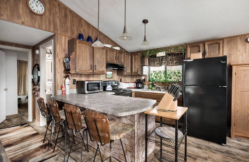 The Woods Chalet De Esquí | Zen Vibe w Fireplace, Grill, Deck & Screened Porch