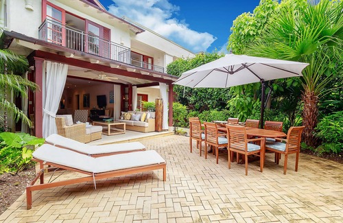 Gibbes Casa | ZenBreak Claridges #10 is a 3 bedroom luxury holiday villa moments away from Gibbs Beach