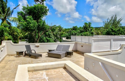 Gibbes Casa | ZenBreak KingsGate #4 is a 2 bedroom luxury holiday townhouse 3 minutes away from Gibbs Beach