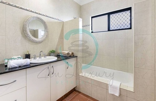 Bayview Casa | ZENHOUSE BAYVIEW 4BR Luxury Family Home