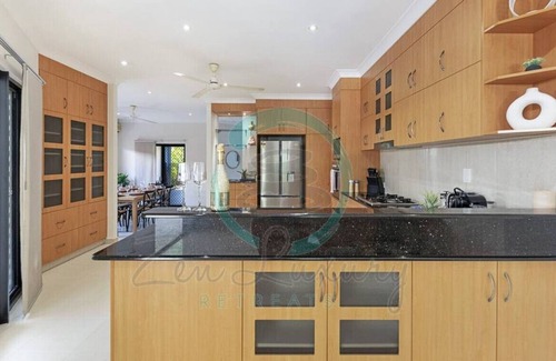Bayview Casa | ZENHOUSE BAYVIEW 4BR Luxury Family Home