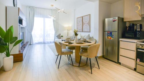 Abu Dhabi Apartamento | Zenith 1BR Retreat with Pool Access - Short Stroll to Yas Mall & Thrill Parks