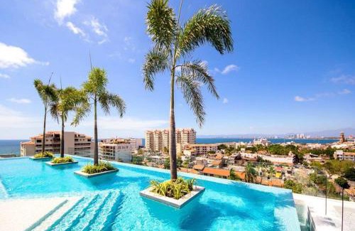 Emiliano Zapata Apartamento | Zenith 601, Zona Romantica, 2 Balconies with Incredible Views, Rooftop Pool