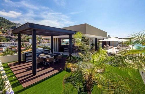 Emiliano Zapata Apartamento | Zenith 601, Zona Romantica, 2 Balconies with Incredible Views, Rooftop Pool