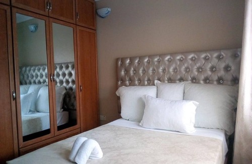 Lusaka Cabina | Zenith lodge