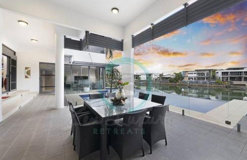 Bayview Apartamento | ZenLux: 4BR Bayview Mansion Infinity Pool + Cinema