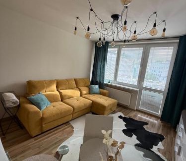 Zvolen Apartamento | ZENNA Apartment v centre mesta s parkovaním FREE