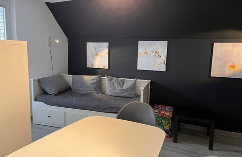 Wolfsburg Apartamento | Zentral und Ruhig Gelegen mit Einbauküche & Balkon
