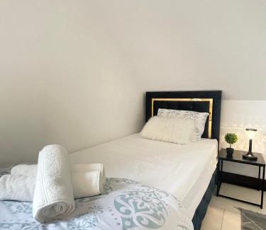Minden Apartamento | Zentrales Apartment - Drei Schlafzimmer mit Smart-TV