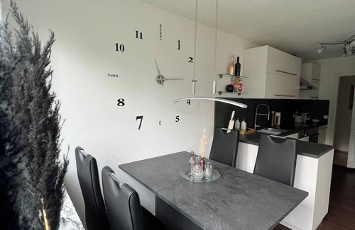 Neuffen Apartamento | Zentrumsnahe Ferienwohnung am Fuße der Burgruine Hohenneuffen