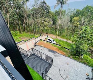 Irinjalakuda Casa | Zerahs Villa - Independent Villa, Athirappilly