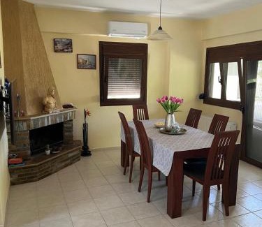 Anatolikos Olimpos Casa | ZEUS Viewpoint Villa: Three floors of beauty