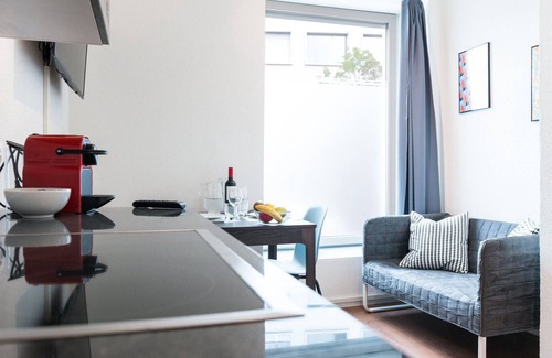 District 9 Apartamento | ZH Jaguar - Altstetten HITrental Apartment