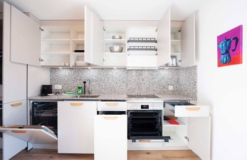 Center Apartamento | ZH Pink GF - Letzigrund HITrental Apartment
