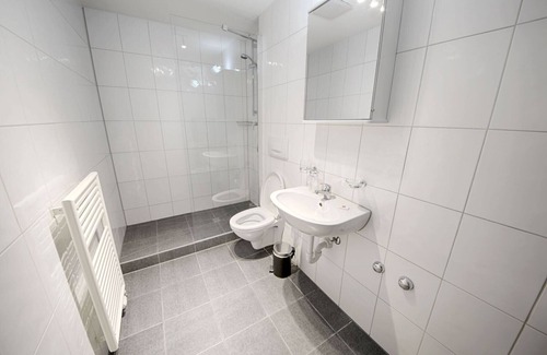 Oerlikon Apartamento | ZH Raspberry lll - Oerlikon HITrental Apartment