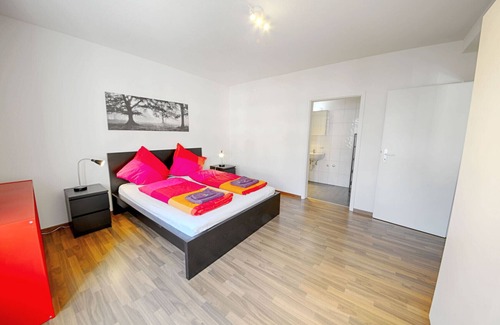 Oerlikon Apartamento | ZH Raspberry lll - Oerlikon HITrental Apartment