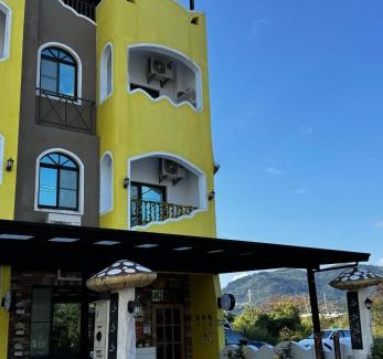 Zhiben Casa | Zhiben Sunflower Bed and Breakfast