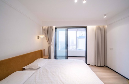 Downtown Shanghai Hotel | ZHome-Modern 3 bedrooms apartment