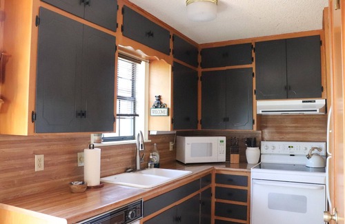 Ruidoso Cabina | Zia Den Cabin located beneath the Ruidoso Pines